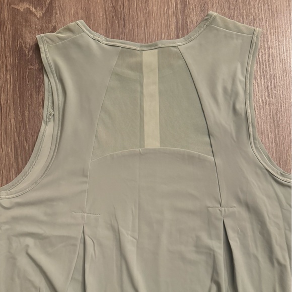 New with tags Lululemon sculpt cropped tank, size 6, green. Light green. PLMC. - Picture 10 of 10
